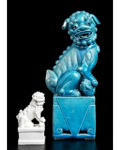 Set of Two Glazed Porcelain Buddhist Lions - Design