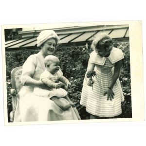 Royal Family - Vintage Photograph  