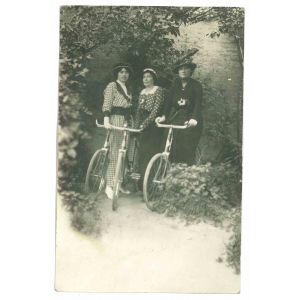 Women with Bikes - The Old Days