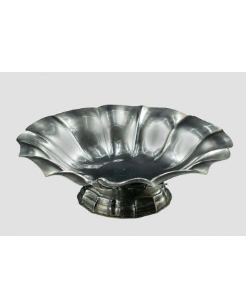 Silver centrepiece by Anonymous -- Decorative Objects
